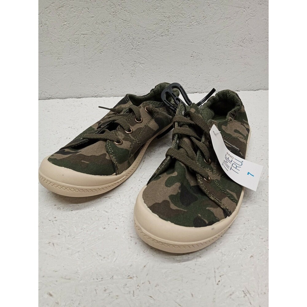 Time and Tru woman's casual Green Camo Canvas slip on  Shoes 7.  NWT
